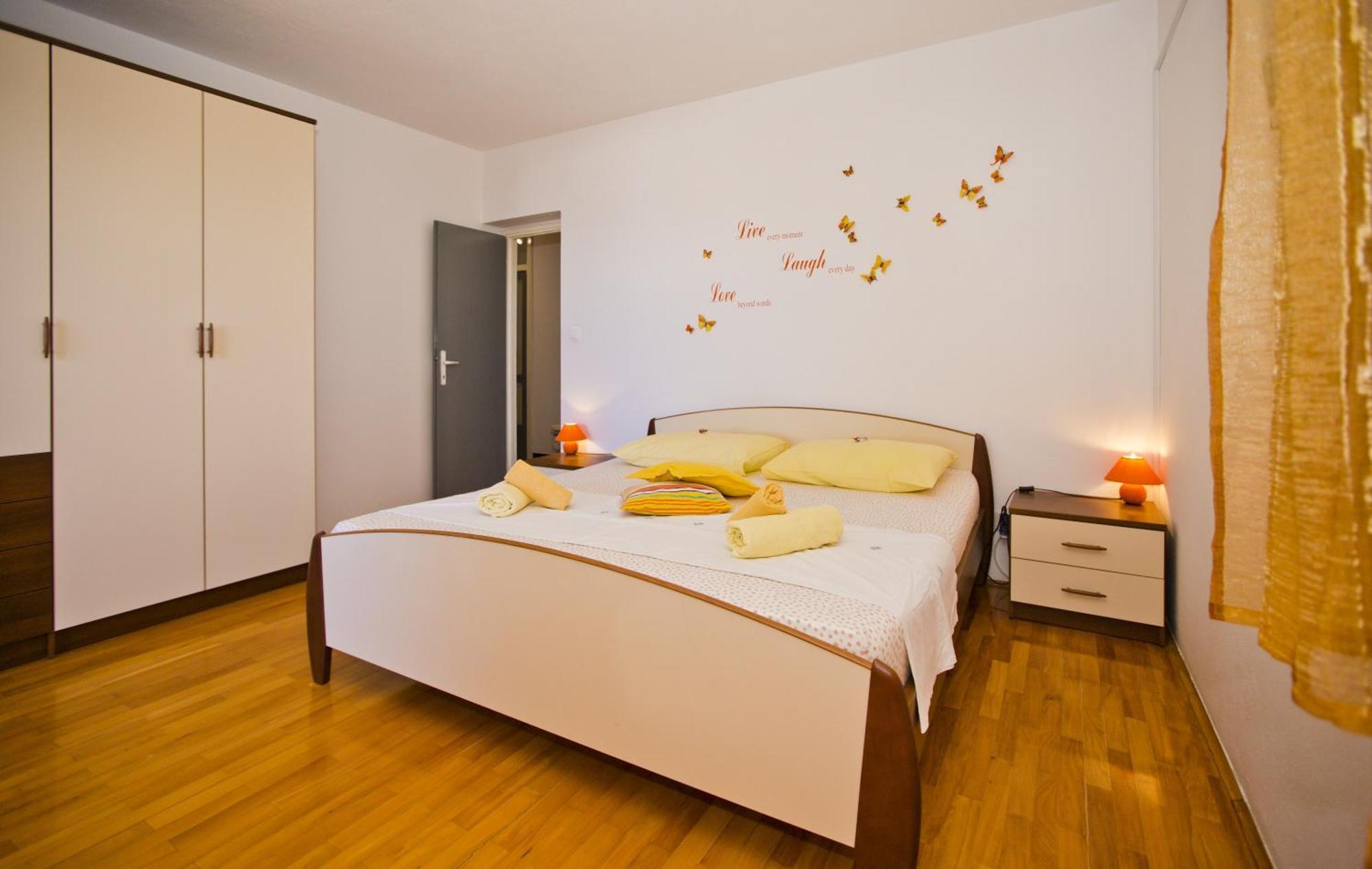 Ivusic Apartment Hvar Town